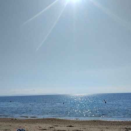 Vrasná Θαλασσινή Αυραヴィラ エクステリア 写真