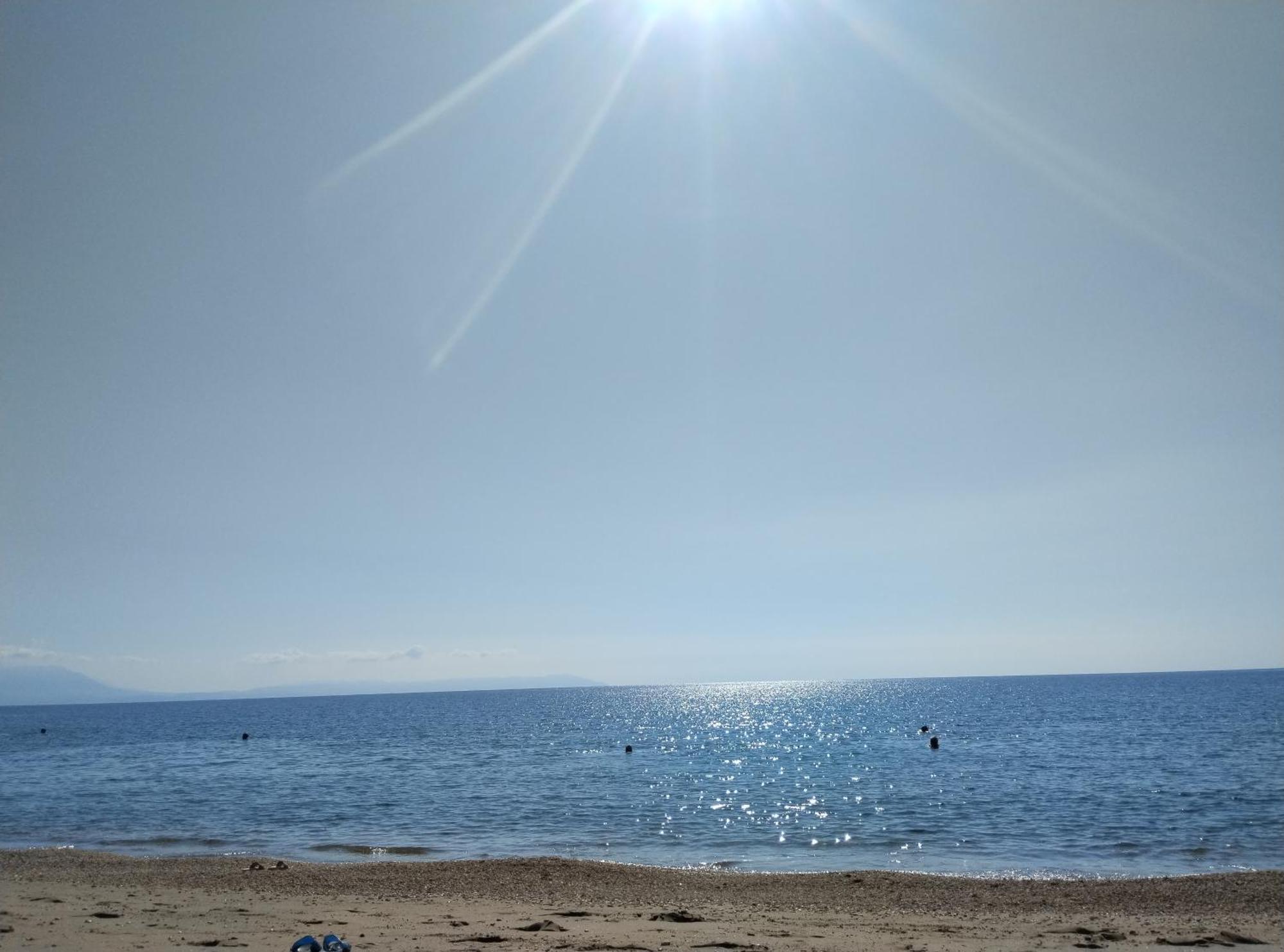 Vrasná Θαλασσινή Αυραヴィラ エクステリア 写真